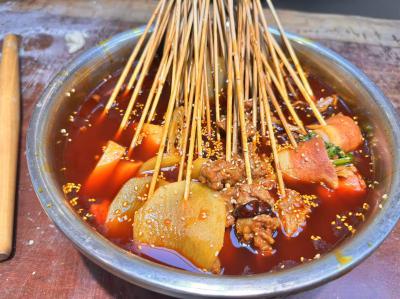 冷鍋串串技術(shù)培訓(xùn)班怎么樣？飄味緣小吃培訓(xùn)學(xué)校深度解析